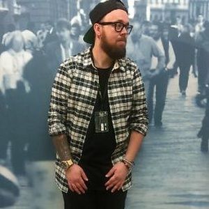 Meet your Posher, Joshua